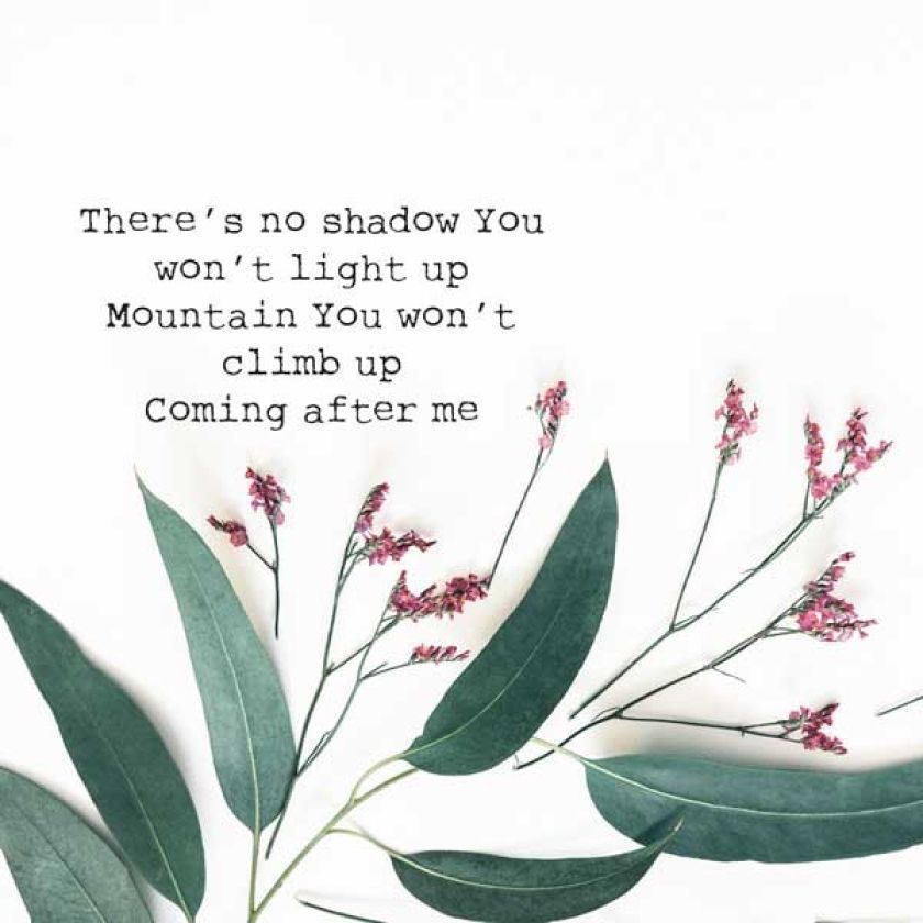 Wandbord 30x30 'There's no shadow' - MA20196 -  Wandborden 30x30 bij MajesticAlly