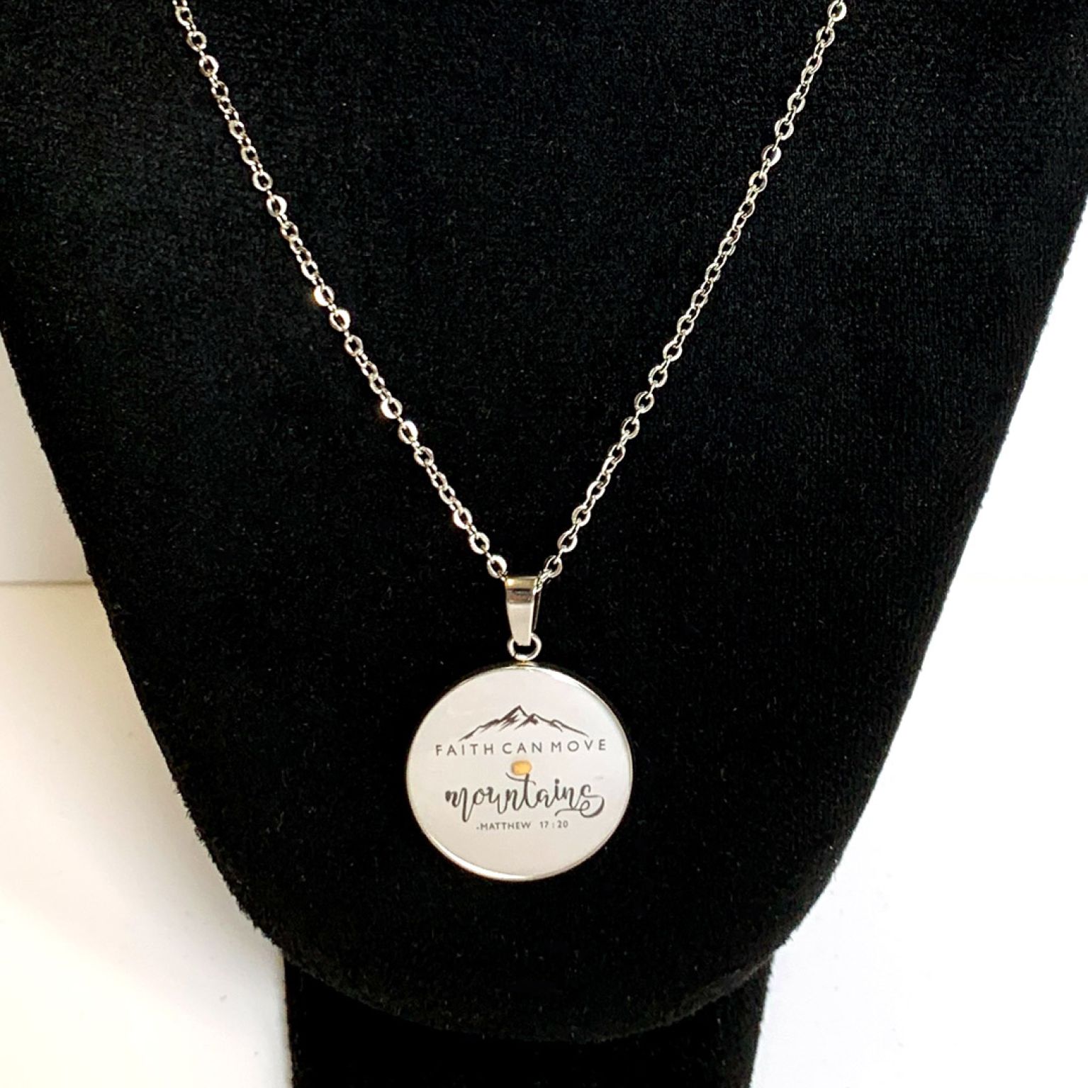 MA47102 - Ketting Mountains